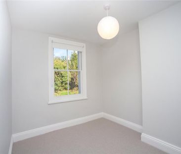 3 bedroom end of terrace house to rent - Photo 5