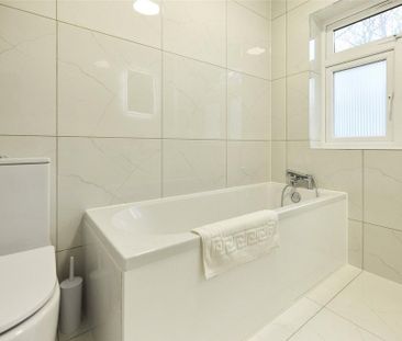 5 bedroom detached house to rent - Photo 4