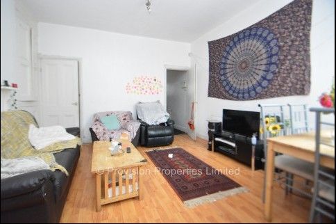 5 Bedroom Student House Hyde Park Leeds - Photo 1