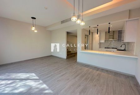 Fully Upgraded | 2 bed Plus Maids | White Goods - Photo 3