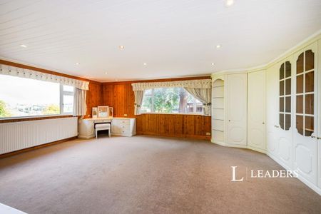 4 bedroom detached house to rent - Photo 4