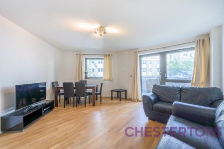 3 bedroom flat in 3 Glengarnock Avenue - Photo 2