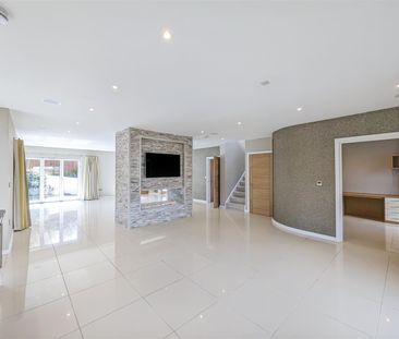 4 Bedroom House - Photo 3