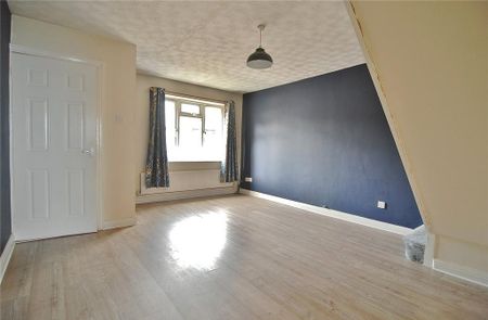 2 bedroom semi-detached house to rent - Photo 2