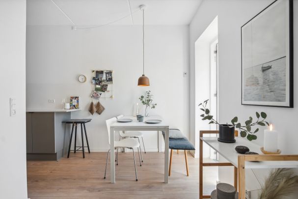 Attraktiv 2-værelses lejlighed, med sydvestvendt altan - Photo 1