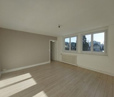 Location Appartement 3 pièces 51m² MONT ST AIGNAN 76130 - Photo 1