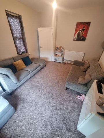 2 bedroom semi-detached house to rent - Photo 2