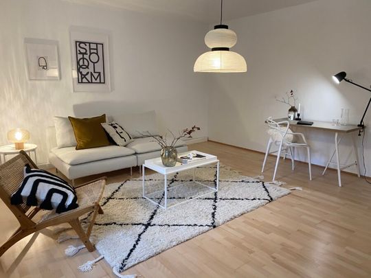 Großzügige helle 2 Raum-Wohnung im Erdgeschoß in ruhiger Lage **bei den Bildern handelt es sich um Einrichtungsbeispiele** - Photo 1