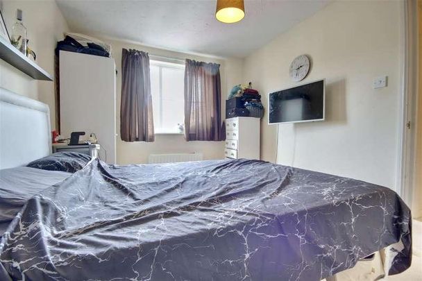 Claremont Road, Fratton, PO1 - Photo 1