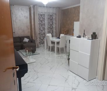 Camera/posti letto in appartamento solo donne - Photo 1