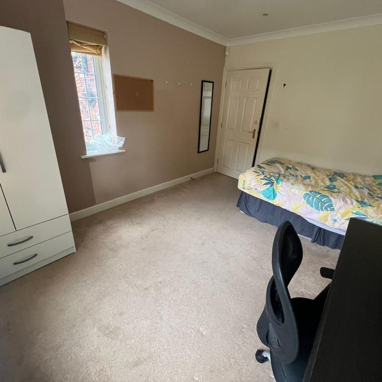 7 bedroom detached house to rent - Photo 1