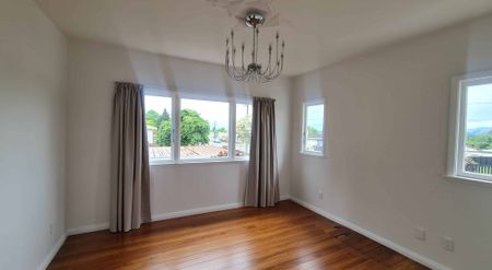 Charming two bedroom home on Clayton Road - Photo 4