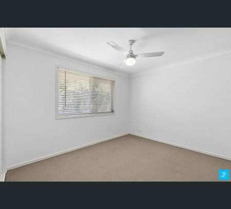 10 Dundee Crescent, Wakerley, Qld 4154 - Photo 3