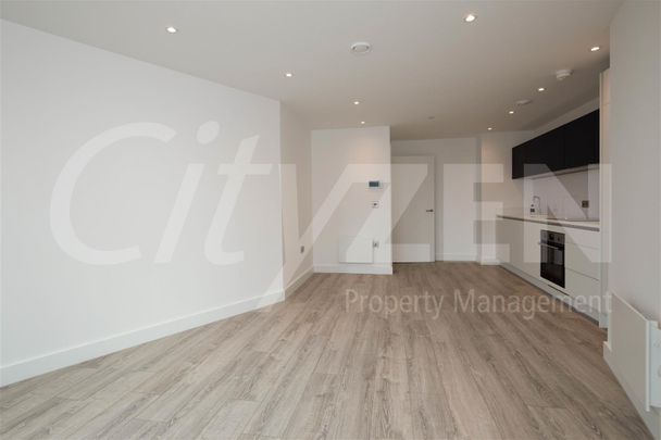 11 Silvercroft Street, Manchester - Photo 1