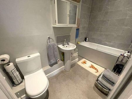 Hall Drive, Gosberton, Lincolnshire, PE11 - Photo 3