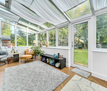 Greatford Drive, Guildford - 5 bedrooms Property for lettings - Sey... - Photo 2