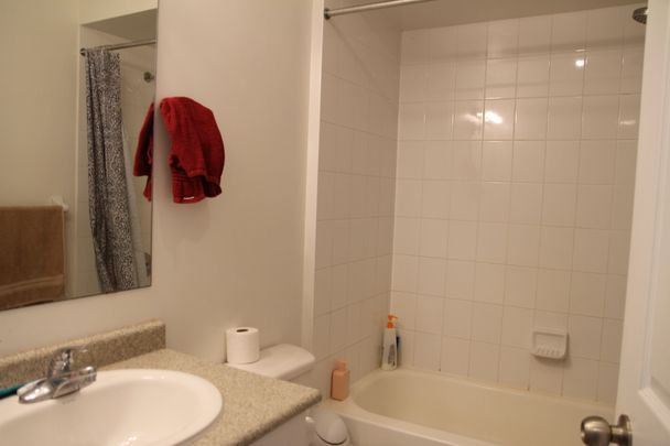 For Lease - 3050 Erin Centre Boulevard Unit# 113, Mississauga, Ontario - Photo 1