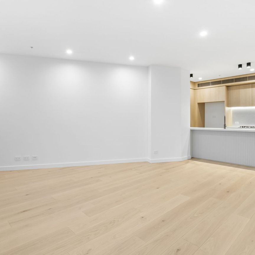 Brand New Luxury 3-Bedroom Apartment in the Heart of West End - Photo 1