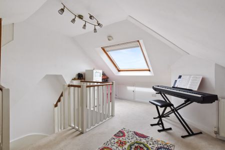 Chester Drive, Harrow - Photo 4