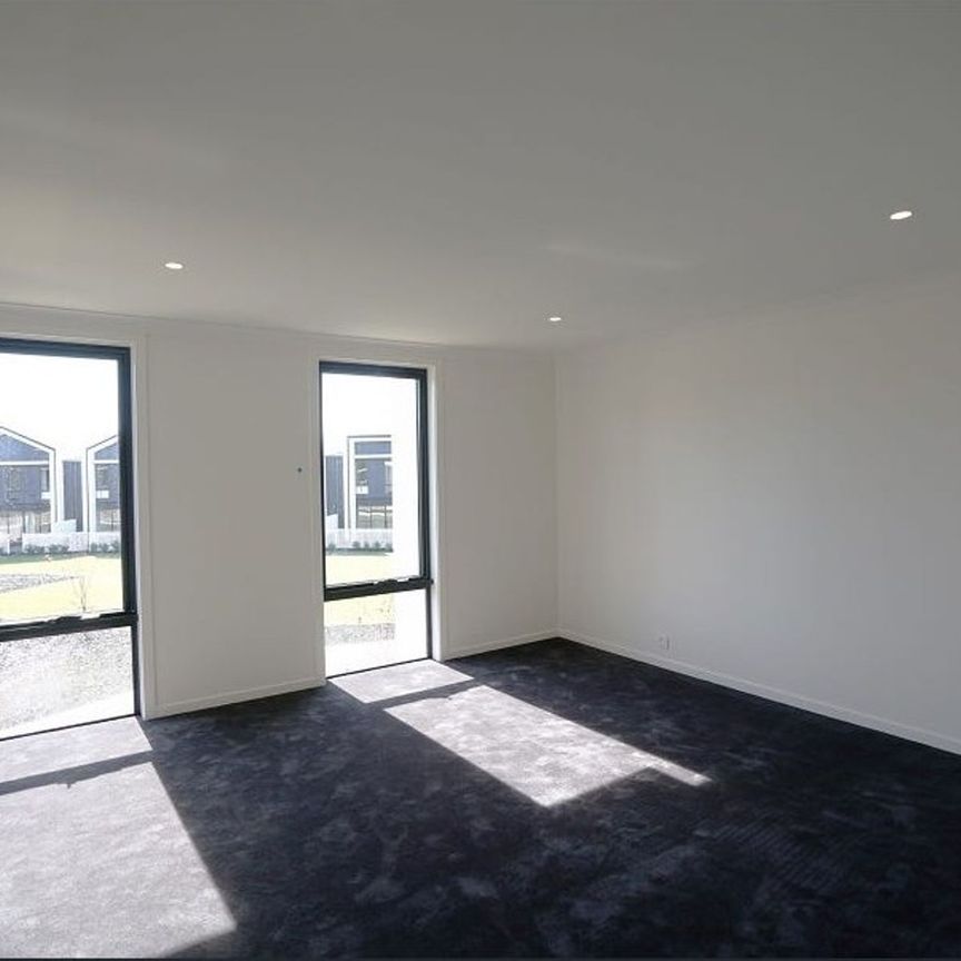 Classic Property in Perfect Location - Photo 1