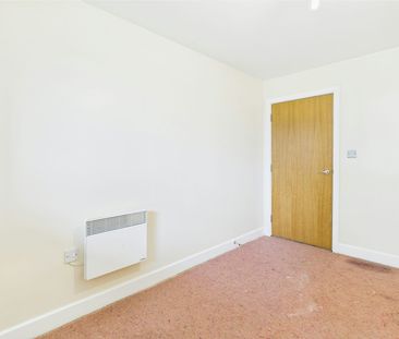 Flat to rent on - Photo 6