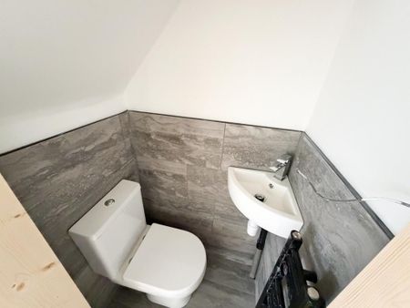 4 bedroom terraced house to rent - Photo 3