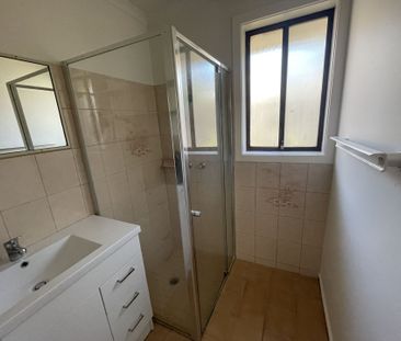 Charming 2-Bedroom Unit in Seaholme - Photo 5