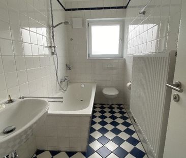 Neuss – hübsche 2 Zimmerwohnung, frisch renoviert, kurzfristig bezu... - Photo 4