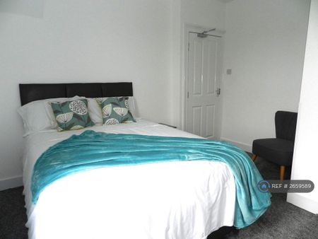 1 bedroom in a house share to rent - Photo 3