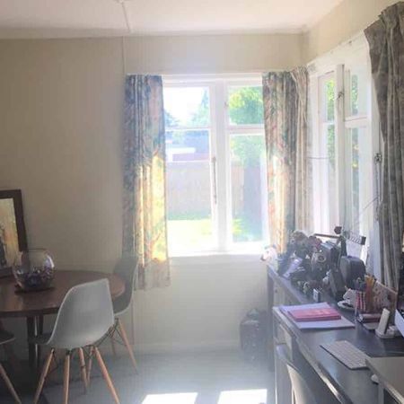 Three Bedroom Family Home - Photo 4