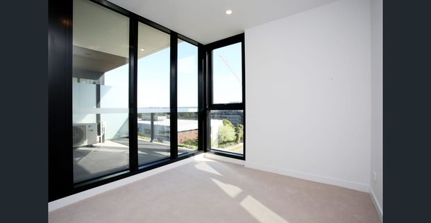 Good size two bedroom apartment in Box Hill Centre - Photo 1