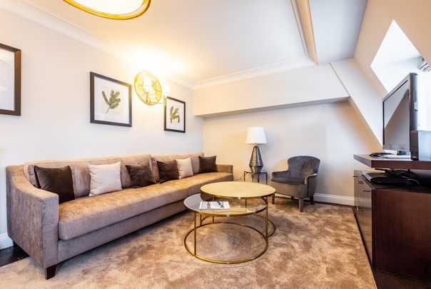 3 bedroom flat to rent - Photo 1