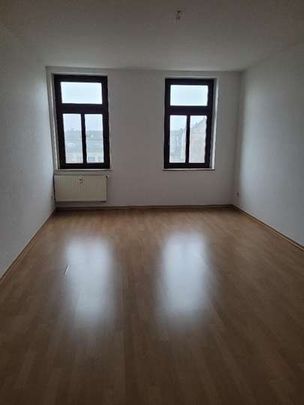 Preiswerte, zentrumsnahe 3-Raum-Wohnung mit Tageslichtbad und Balkon zu vermieten - Foto 1