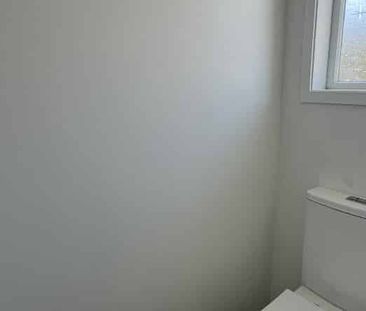 Spacious 3-Bedroom Home in a Prime Location - Photo 5