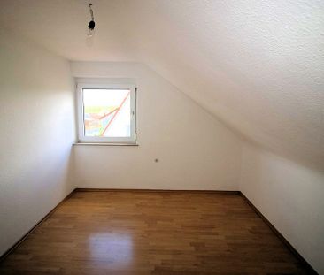 Helle 2 ½-Zimmer-Dachgeschoss-Mietwohnung - Photo 3