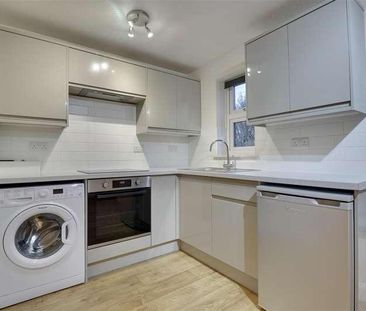 Honeywood Close, Portsmouth, PO3 - Photo 4