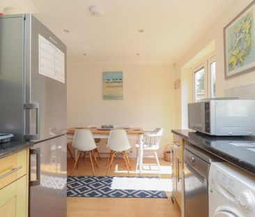 3 bedroom semi-detached house to rent - Photo 5