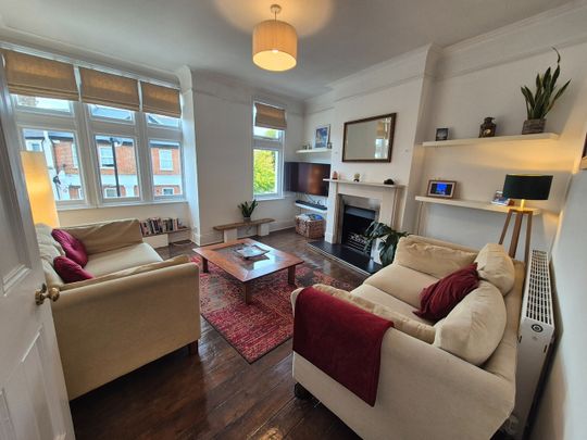 2 Bed Flat, Southfield Road, W4 - Photo 1