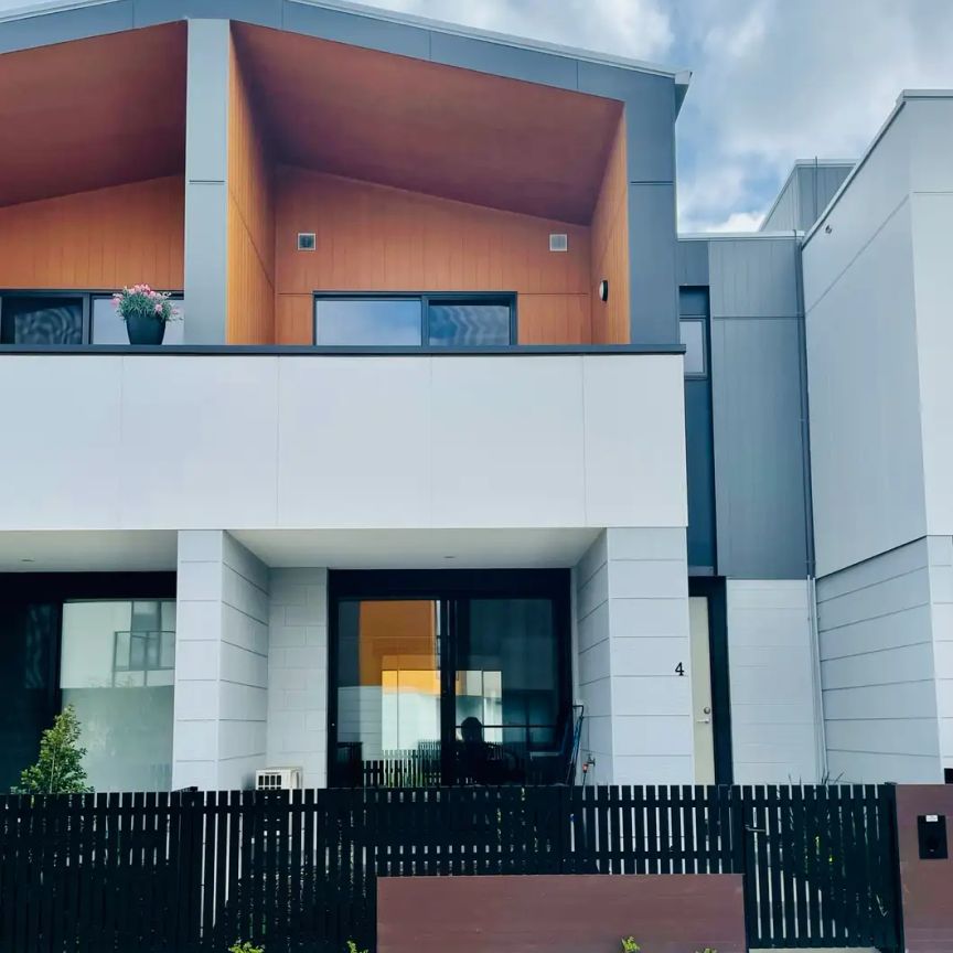 “Fully furnished modern Luxury Living in Tribecca Village Coastal!” - Photo 1