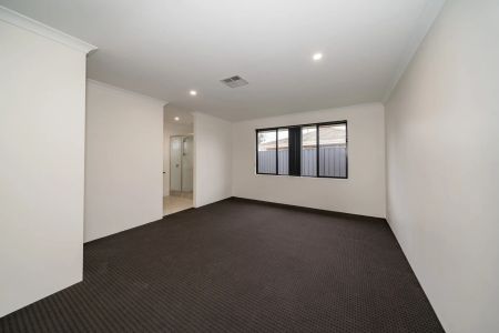 Stunning home close to everything. - Photo 3