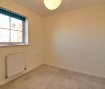 Three Bedroom House To Let in Turret Lane - Photo 2
