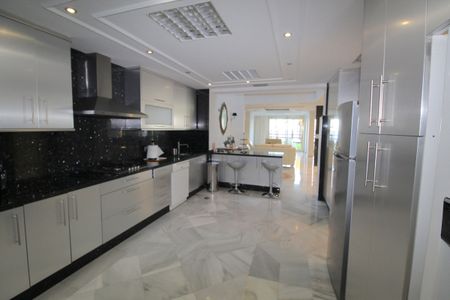 Ground Floor Apartment · Puerto Banús - Photo 2