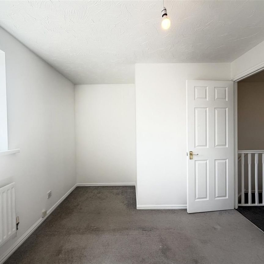 2 Bedroom House - Terraced To Let - Photo 1