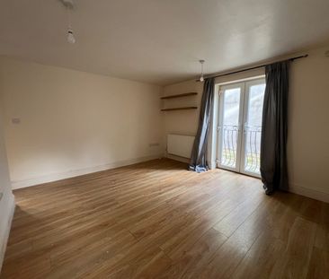 1 Bed Maisonette, Knowle Road, BS4 - Photo 2