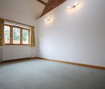 2 bedroom barn conversion to rent - Photo 6