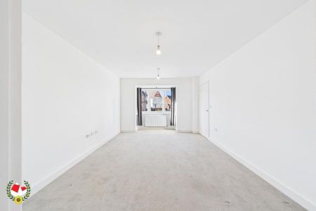 De Lisle Bush Way, Great Oldbury, Stonehouse - Photo 3