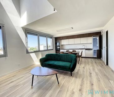 T4 meublé de 106.39 m2 en duplex, avec place de parking - Photo 2