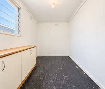 Comfortable Family Living in a Convenient Preston Location - Photo 5