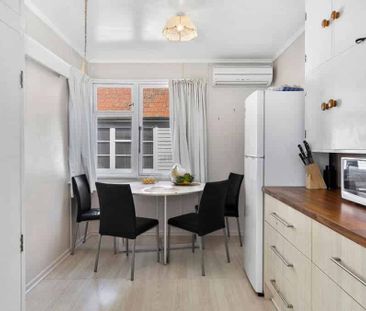 Tauranga 3 bedroom home in the city near Hospital - Photo 2