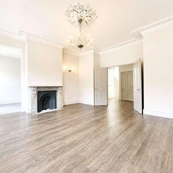 Beaufort Yard, Castle Street, Farnham, Surrey, GU9 - Photo 1